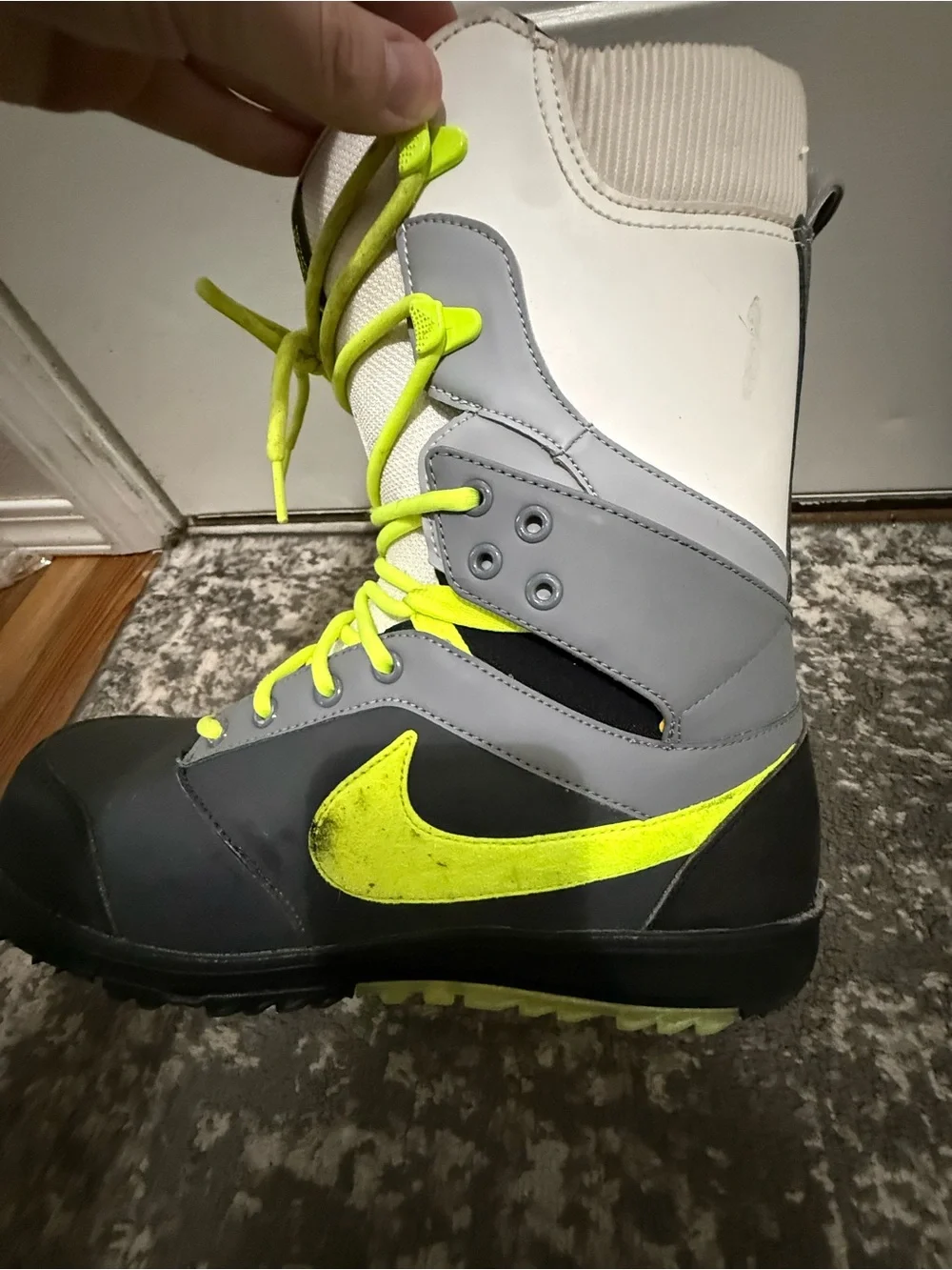 Nike DK Men’s Snowboard Boots - Size 9